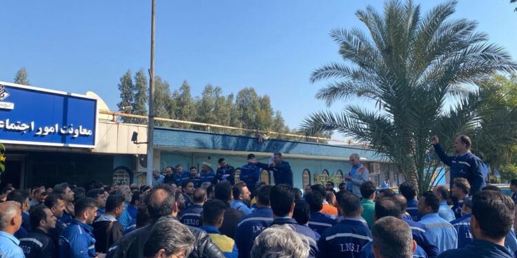 Wage Suppression of Iranian Workers: Download Zamaneh’s 28th Labor Rights Report