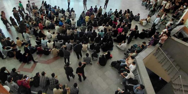 Largest Campus Protest in Two Years: Khajeh Nasir Students Rally in Tehran