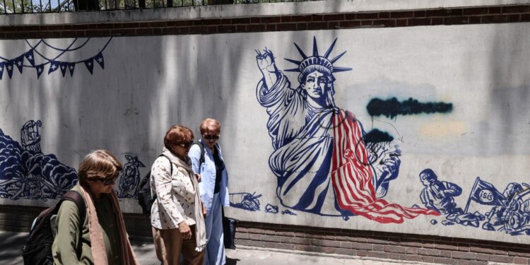 How War Pushes Women Out of Iran’s Labour Market: A Field Report
