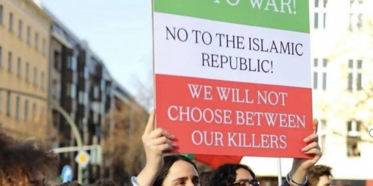 Solidarity Beyond Ideological Camps: Over 100 Iranians Reject the Choice Between War and Repression